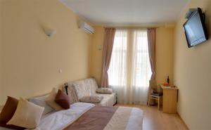 kiev apartments Four-Bedroom Apartment